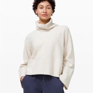 Lululemon // Retreat Yourself Pullover // XS/S